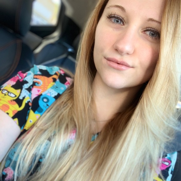 Meet your Posher, Brittney - Picture 1 of 1